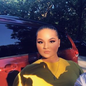 Meet your Posher, Vanessa